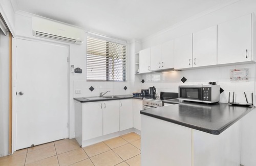 Bongaree Apartment | Strawberry Fields
