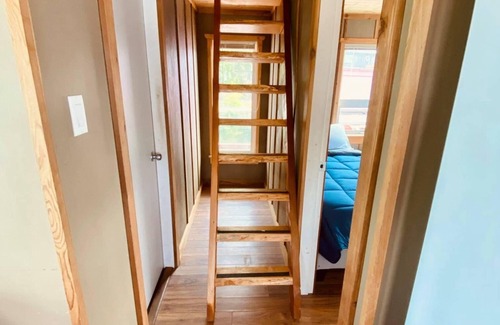 Tofino Cabin | Strawberry Island Resort Floating Cabin Rentals .