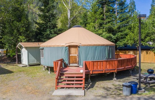 Big Bar Resort | Strawhouse Resorts