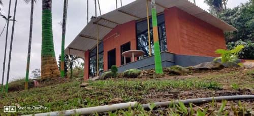 Virarajendrapet House | Stream side