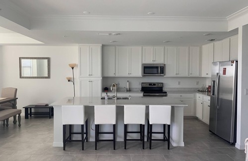 Lakewood Ranch Condo | Striking 3rd floor 2/bed, 2/bath condo with golf & lake view