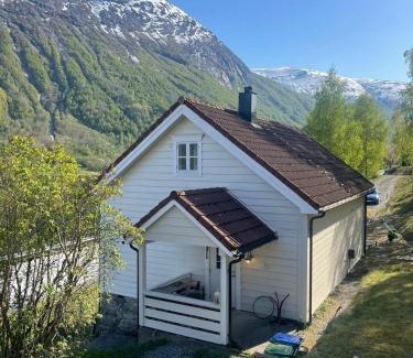 Stryn House | Stryn Golden Resort-«Skulehuset»