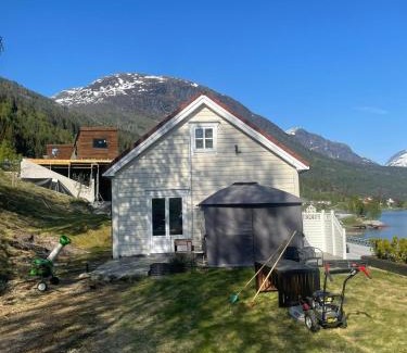 Stryn House | Stryn Golden Resort-«Skulehuset»