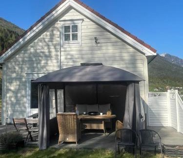 Stryn House | Stryn Golden Resort-«Skulehuset»