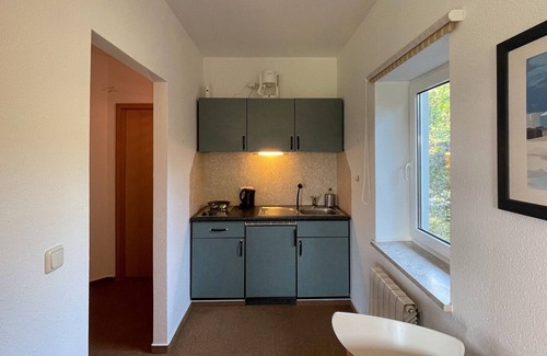 Klein Bollhagen Apartment | Studio Apartment 'Fewo Mohnrot - Fulgenhaus' with Balcony