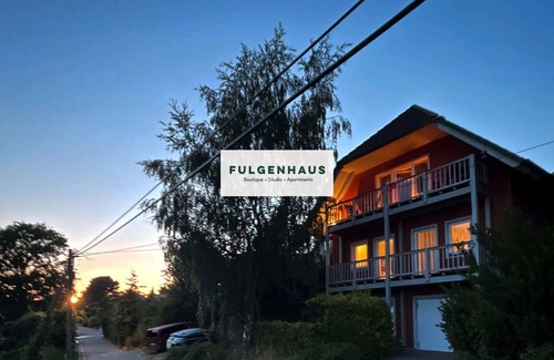 Klein Bollhagen Apartment | Studio Apartment 'Fewo Mohnrot - Fulgenhaus' with Balcony