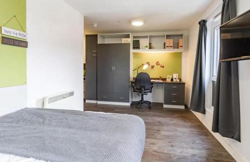Southampton City Centre Apartment | Student Only Accommodation - Crescent Place in Southampton