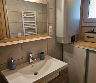 La Salle-les-Alpes Apartment | Studio à 100 mètres du départ des pistes de ski