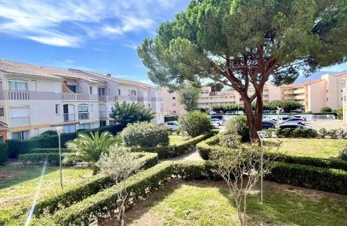 Argeles Plage Apartment | Studio à Argelès-sur-Mer, 400m de la plage et proche commerces, loggia, animaux bienvenus, ménage inclus - FR-1-225-548