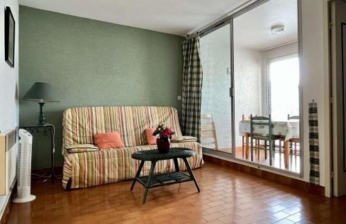 Argeles Plage Apartment | Studio à Argelès-sur-Mer, 400m de la plage et proche commerces, loggia, animaux bienvenus, ménage inclus - FR-1-225-548