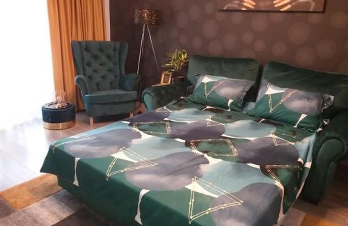 Sector 4 Apartment | Studio încântător cu parcare gratuită în rezidență