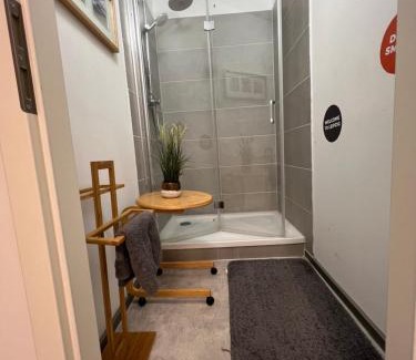 Zentrum-Ost Apartment | Studio 1 mit Gemeinschaftsräumen, Tiefgarage