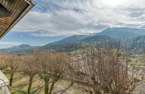 Arvillard Apartment | Studio '105' with Shared Pool, Shared Terrace and Wi-Fi