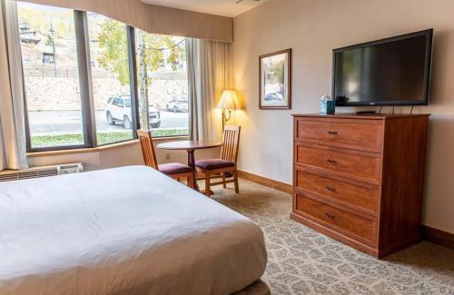 Crested Butte House | Studio 107 at Perfect Location w Pool & Hot Tub