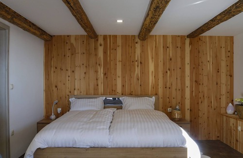 Dravograd Apartment | Studio 1111 with Sauna & Hot Tub