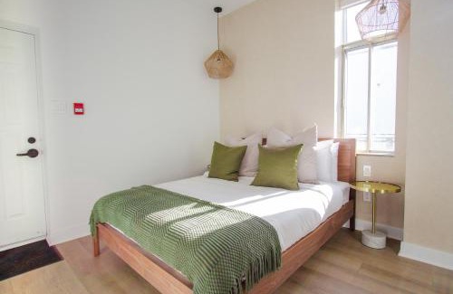 Plateau Mont Royal Apartment | Studio #16 - Self Check-In - Plateau - St-Denis