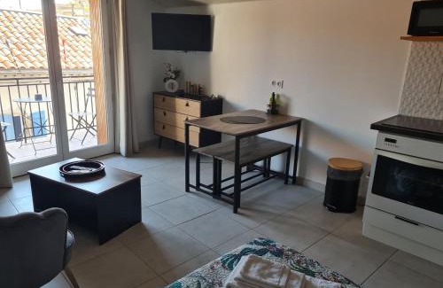 Aubenas Apartment | Studio 2 étoiles "Le Balcon du Dôme"