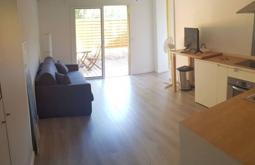 Mougins Apartment | Studio 2/3 pers with garden.