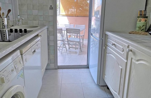 Sainte-Maxime City Centre Apartment | Studio 2/4 people - Sea view - Air conditioning - WiFi - Town centre and beach - Sainte-Maxime