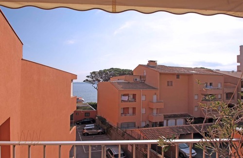 Sainte-Maxime City Centre Apartment | Studio 2/4 people - Sea view - Air conditioning - WiFi - Town centre and beach - Sainte-Maxime