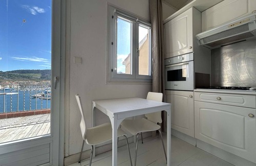 Port-Vendres Apartment | Studio 2-4 pers with terrace and sea view, Port-Vendres, quiet, central location