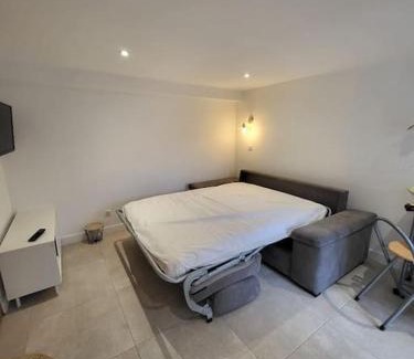 Carignan-de-Bordeaux Apartment | Studio 2 personnes équipé