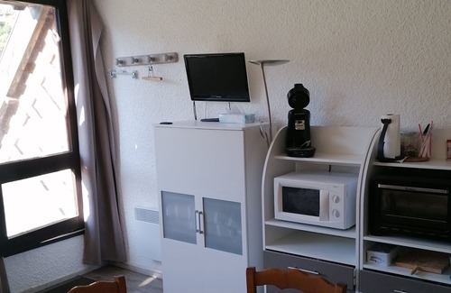 Piau Engaly Apartment | Studio 20B resort center view on track