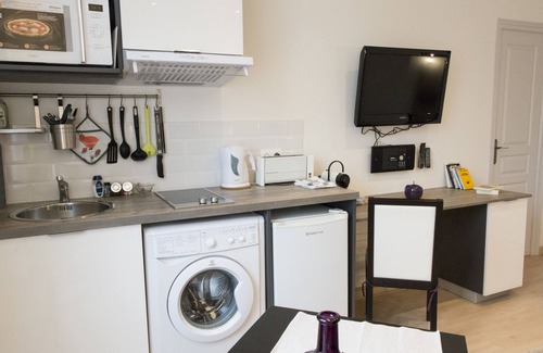 Vittel Apartment | Studio 24-Studio-Apartment-Wet room-Garden view