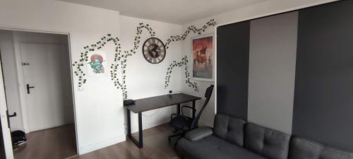 Puteaux Apartment | Studio 25m2 - lumineux et bien équipé