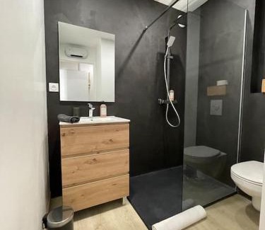 Cote Pavee Apartment | Studio 27m² sur la Côte Pavée avec parking privé