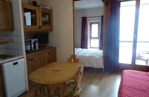 Arc-2000 Apartment | Studio 3 personnes à Arc 2000 avec balcon sud, proche pistes et commerces - FR-1-411-450