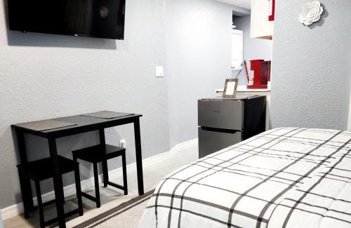 Lakeland Apartment | Studio 3!