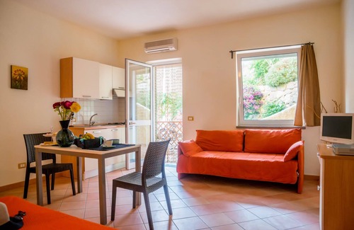 Succhivo Apartment | Studio 4 beds with heated swimming pool, turkish bath, BBQ and parking