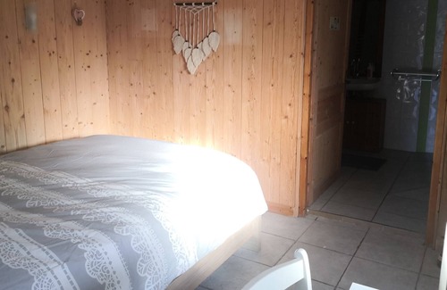 Evires Apartment | STUDIO 4 people with swimming pool/Annecy-Geneva