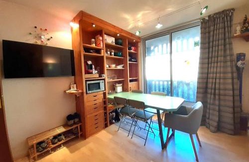 Piau Engaly Apartment | Studio 4 pers. avec balcon à Piau-Engaly, 3ème étage, ascenseur, casier à ski - FR-1-457-331