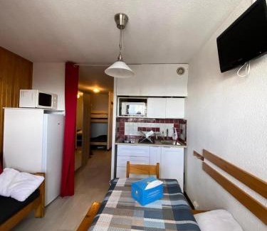 Eclose-Est Apartment | Studio 4 pers Soleil d'Huez - maeva Home - Studio pied de pistes vue montagne + coin cabine 4 personnes - Confort MAE-5688
