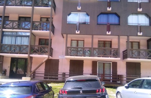 Allos Apartment | Studio 4 Personnes Avec Balcon aux Pieds des Remontées Mécaniques