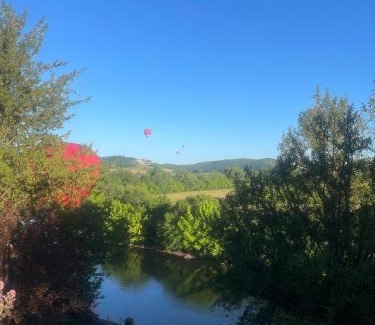 Beynac-et-Cazenac Apartment | Studio 40m2 avec terrasse face à la Dordogne avec vue exceptionnelle