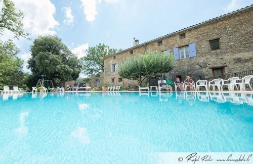 Signes Apartment | Studio 5 in a charming building, swimming pool in the middle of vineyards