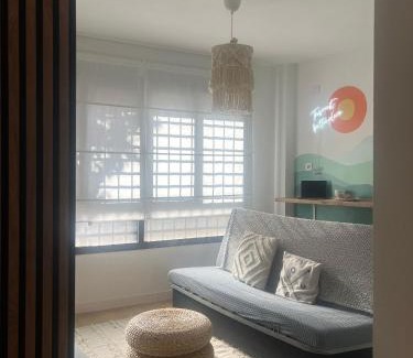 El Palo Apartment | Studio 5 mins from El Palo Beach WiFi & AC