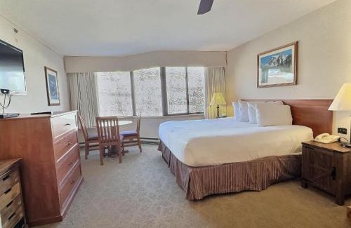 Crested Butte House | Studio 521 Perfect Location with Pool and Hot Tub