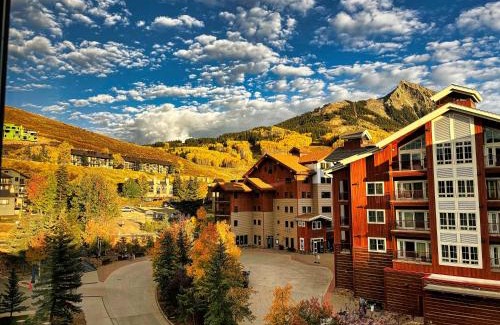 Crested Butte House | Studio 565 Perfect Location with Pool and Hot Tub