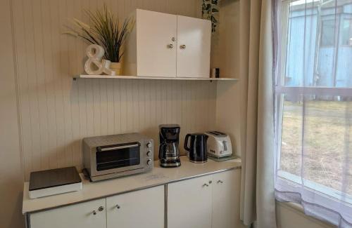 Ste Anne de Beaupre Apartment | Studio 6 - 2 min du Bord de l'eau Foyer & Barbecue