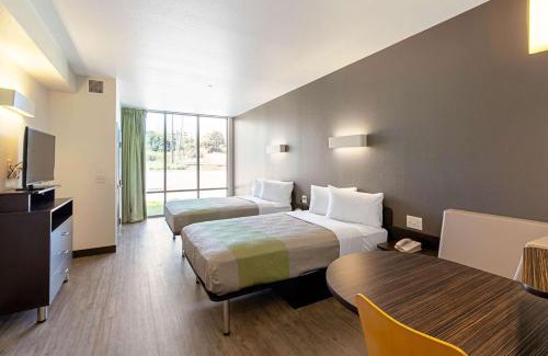 Montopolis Hotel | Studio 6 Austin Airport