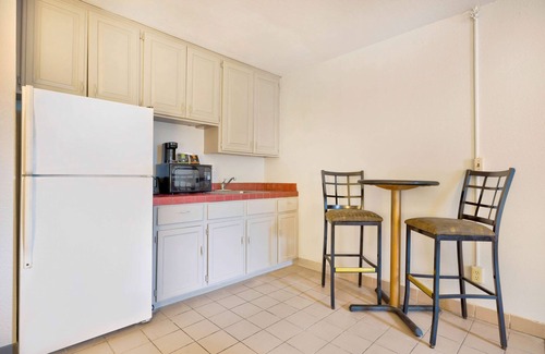 Bartlesville Hotel | Studio 6 Bartlesville, OK