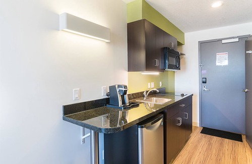 Bruderheim Hotel | Studio 6 Bruderheim, AB