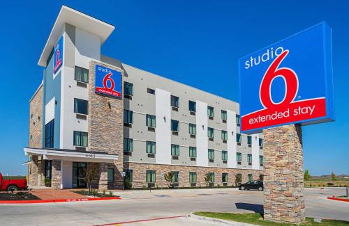 Buda Hotel | Studio 6-Buda, TX