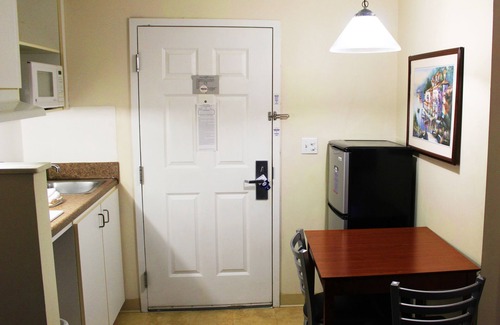 Coliseum Central Hotel | Studio 6 Hampton, VA - Langley AFB Area