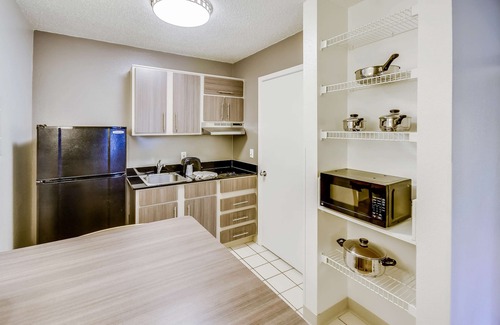 Southbelt/Ellington Hotel | Studio 6 Houston, TX - Hobby South