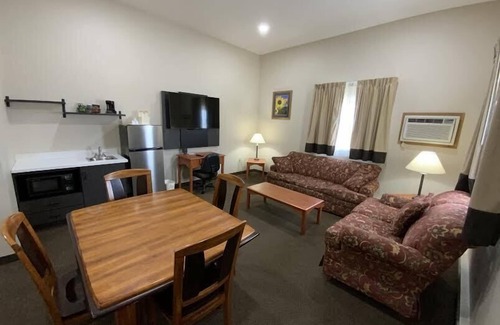 Minot Hotel | Studio 6 Minot, ND